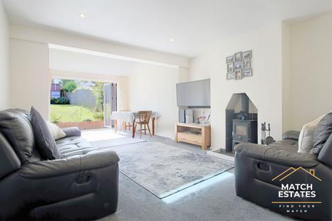 The Street, Folkestone CT18 3 bed semi