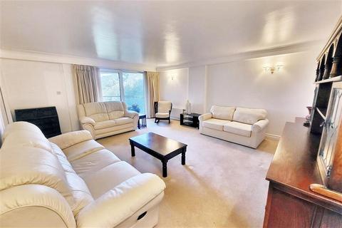 East Cliff 2 bed flat for sale