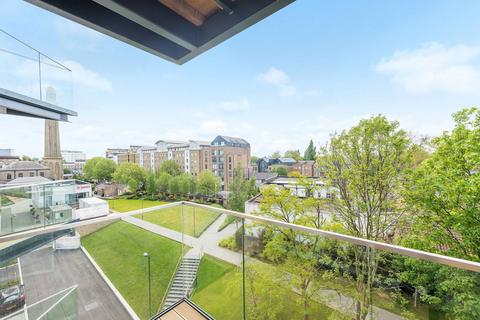 Heritage Place, Kew Bridge, London, TW8 2 bed flat for sale