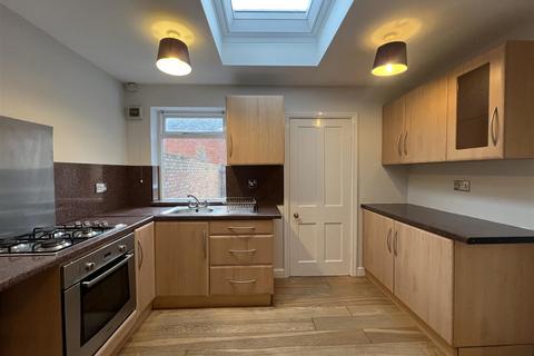 Regent Street, Beverley 2 bed terraced house for sale