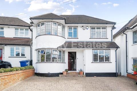 Tretawn Gardens, Mill Hill, NW7 5 bed detached house for sale