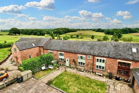 Newcastle Road, Oaklands Farm, TF9 4 bed terraced house for sale