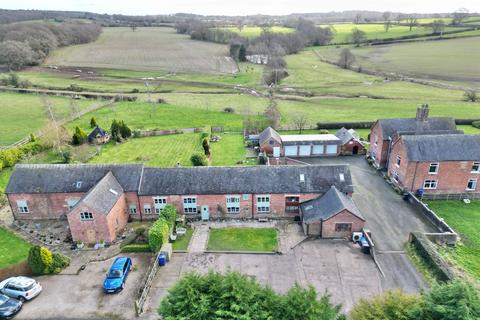 Newcastle Road, Oaklands Farm, TF9 4 bed barn conversion for sale