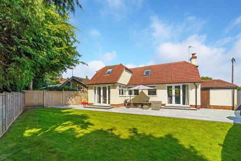 Ballards Green, Burgh Heath, Tadworth 4 bed chalet for sale