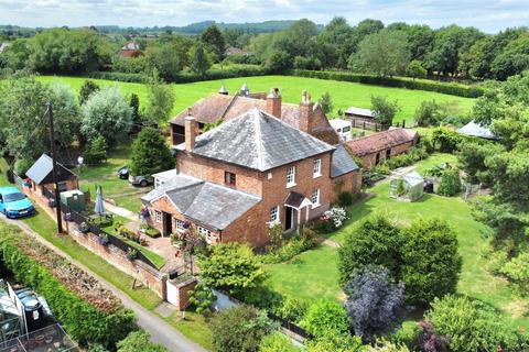 The Leigh, Gloucester 3 bed country house for sale