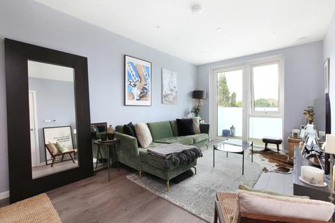 Discovery House, Juniper Drive... 2 bed flat for sale