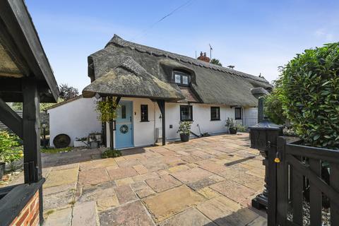 3 bedroom cottage for sale