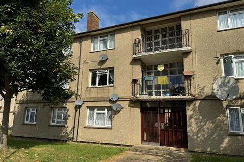 3 bedroom ground floor flat for sale