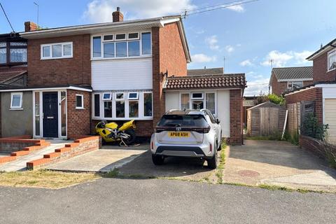 Florence Road, Canvey Island 4 bed semi