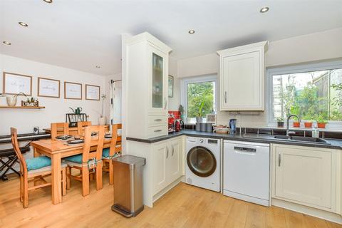 Montgomery Road, Tunbridge Wells, Kent 3 bed terraced house for sale