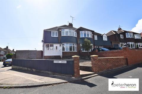 Hathaway Gardens, Barnes, Sunderland 3 bed semi