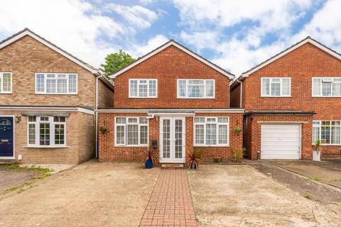 TOWN CENTRE FAMILY HOME, Maidenhead 4 bed detached house for sale