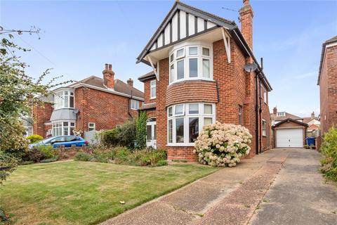 Cromwell Road, Cleethorpes... 3 bed detached house for sale