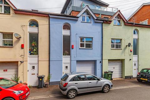 2 bedroom mews property for sale