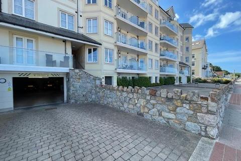 West Promenade, Rhos On Sea, Colwyn Bay 2 bed apartment for sale