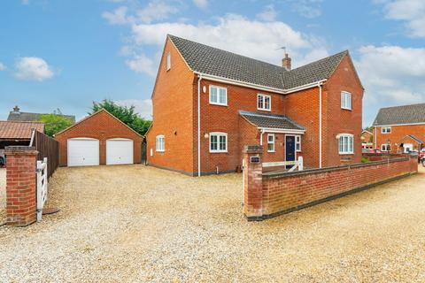 6 bedroom detached house for sale