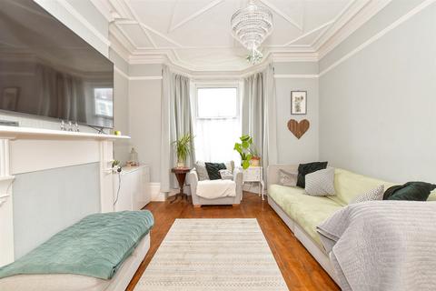 Wadham Road, North End, Portsmouth... 2 bed ground floor flat for sale