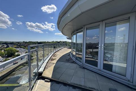 Reavell Place, Ipswich IP2 3 bed apartment for sale