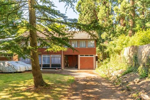 Aylmer Drive, Stanmore, HA7 5 bed detached house for sale