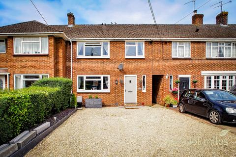 Templars Firs, Swindon SN4 3 bed terraced house for sale