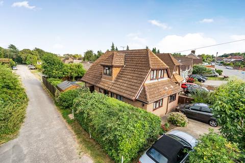 Edwin Road, Rainham ME8 4 bed detached house for sale