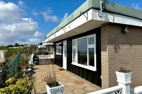 Fort Road, Lavernock, Penarth 2 bed park home for sale