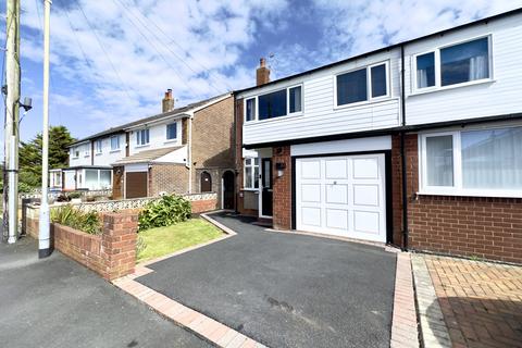 Lothian Avenue,  Fleetwood, FY7 4 bed semi