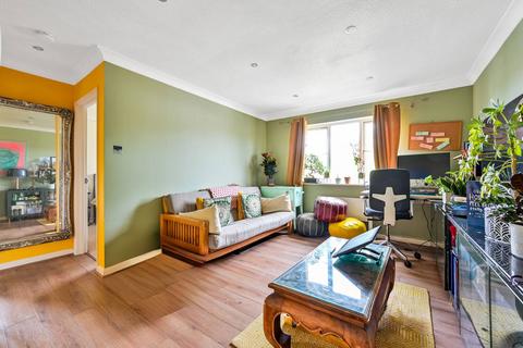 Belvedere Close, Guildford, GU2 1 bed flat for sale