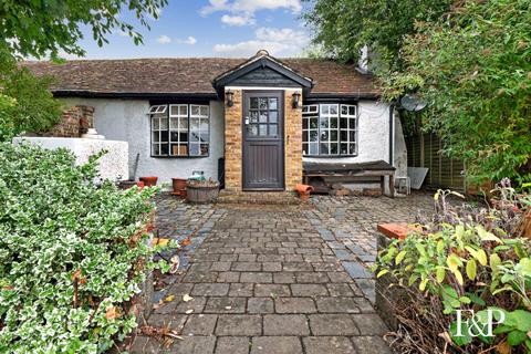 London Road, Bagshot 4 bed detached house for sale