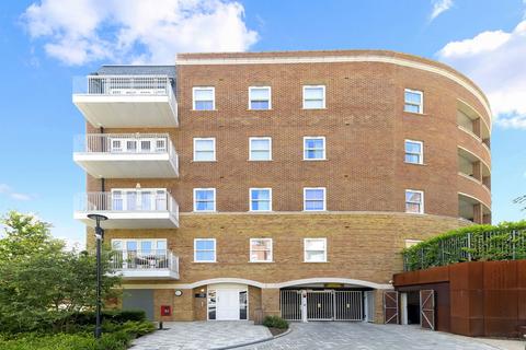 Oxted RH8 2 bed flat for sale