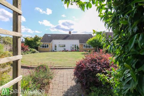 Woodstock Road, Broxbourne 3 bed detached bungalow for sale