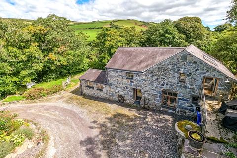 Clynnogfawr, Gwynedd, LL54 2 bed detached house for sale