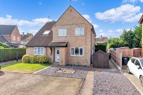 Stanch Hill Road, Huntingdon PE28 2 bed terraced house for sale