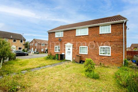 Bunting Road Luton LU4 0UU Maisonette for sale