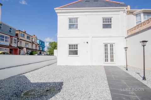 2 bedroom mews for sale