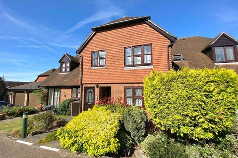 Courtyard Gardens, Wrotham, Sevenoaks 1 bed maisonette for sale