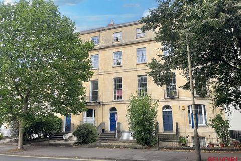 London Road, Cheltenham GL52 1 bed flat for sale