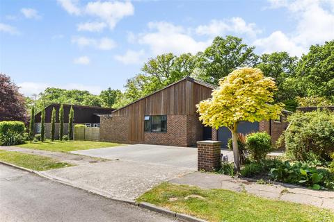 Birch Close, Arundel 4 bed detached bungalow for sale