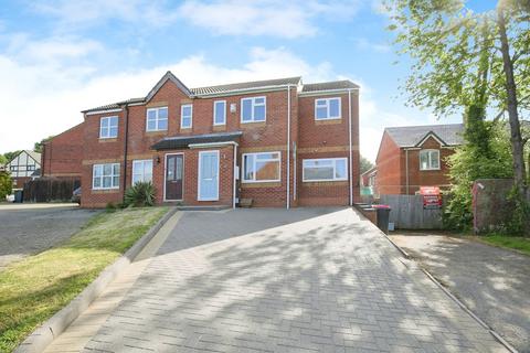 Meadow Gardens, Baddesley Ensor 4 bed semi