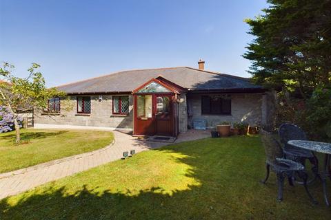 4 bedroom detached bungalow for sale