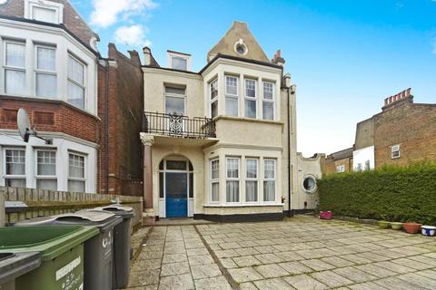 London Road, Thornton Heath, CR7 1 bed ground floor flat for sale