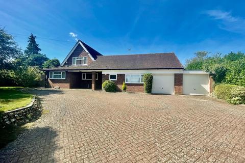 Denmark Hill, Palgrave 4 bed chalet for sale