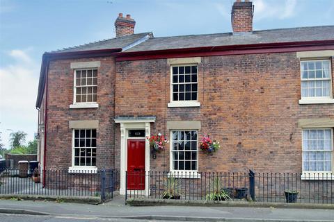 Salop Road, Oswestry 2 bed terraced house for sale