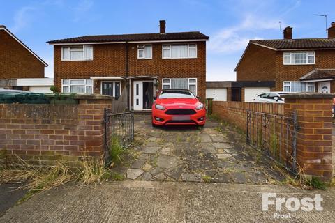 Hengrove Crescent, Ashford, Surrey, TW15 3 bed semi