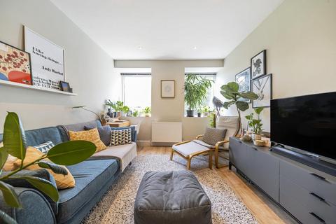 Buckingham House East, Stanmore HA7 1 bed flat for sale