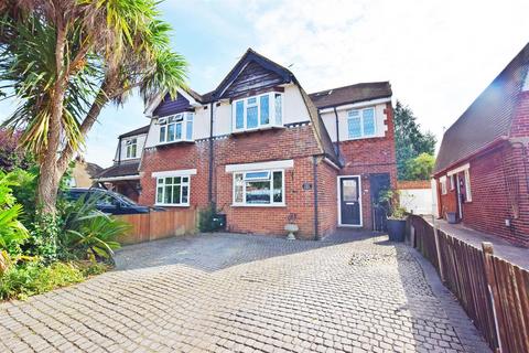 5 bedroom semi-detached house for sale