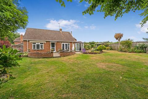 Bucksford Lane, Ashford TN23 4 bed detached bungalow for sale