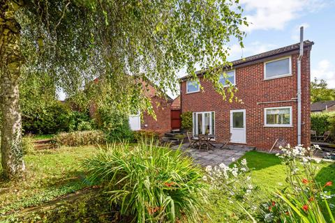 Lovage Way, Horndean, Hampshire 3 bed detached house for sale