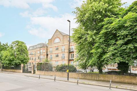 Bryant Court, Acton, London, W3 1 bed flat for sale