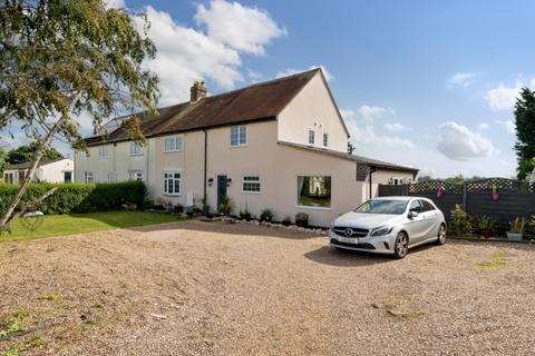 Heath Farm Lane, Grantham... 5 bed semi